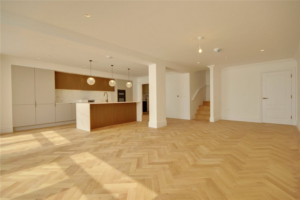 Property photo 2 of 10 Solent View