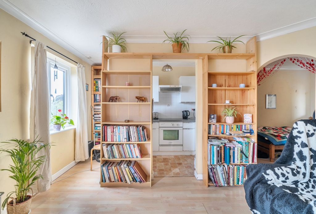 Property photo 2 of 19 1468100-7-6A43d63...
