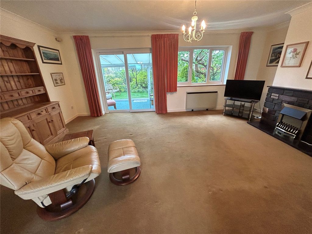 Property photo 2 of 19 Picture No. 12