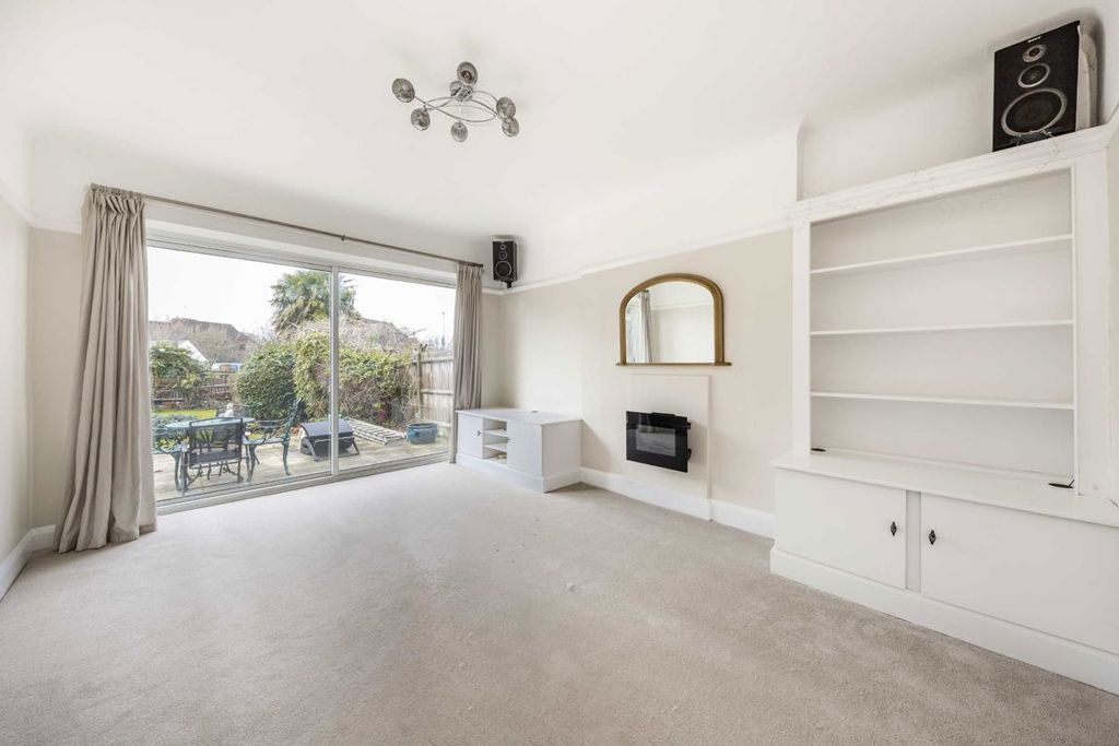 Property photo 2 of 9