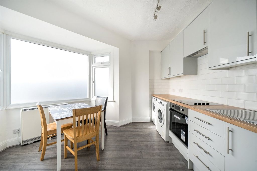 Property photo 2 of 8 Picture No. 04