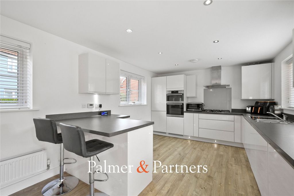 Property photo 2 of 22 Picture No. 06