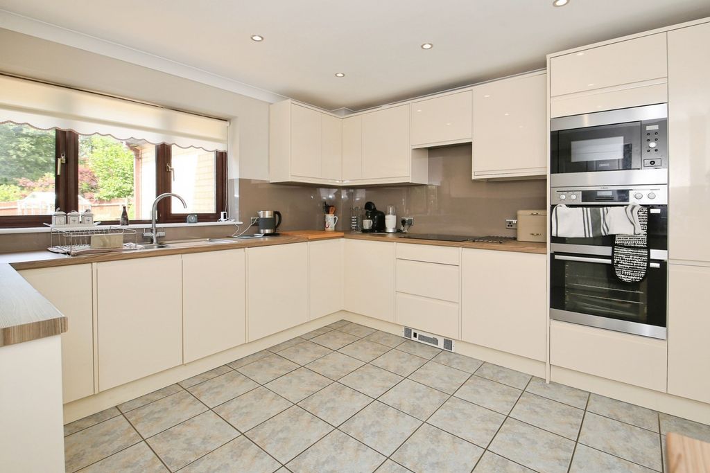 Property photo 2 of 22 Pbox-Img.Jpg