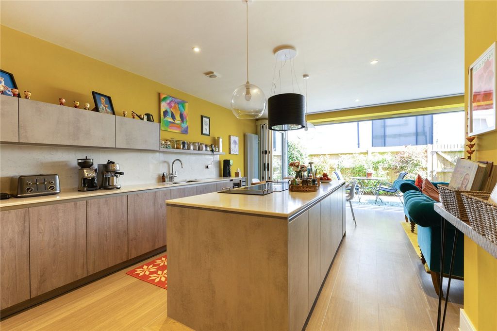 Property photo 3 of 13 Kitchen