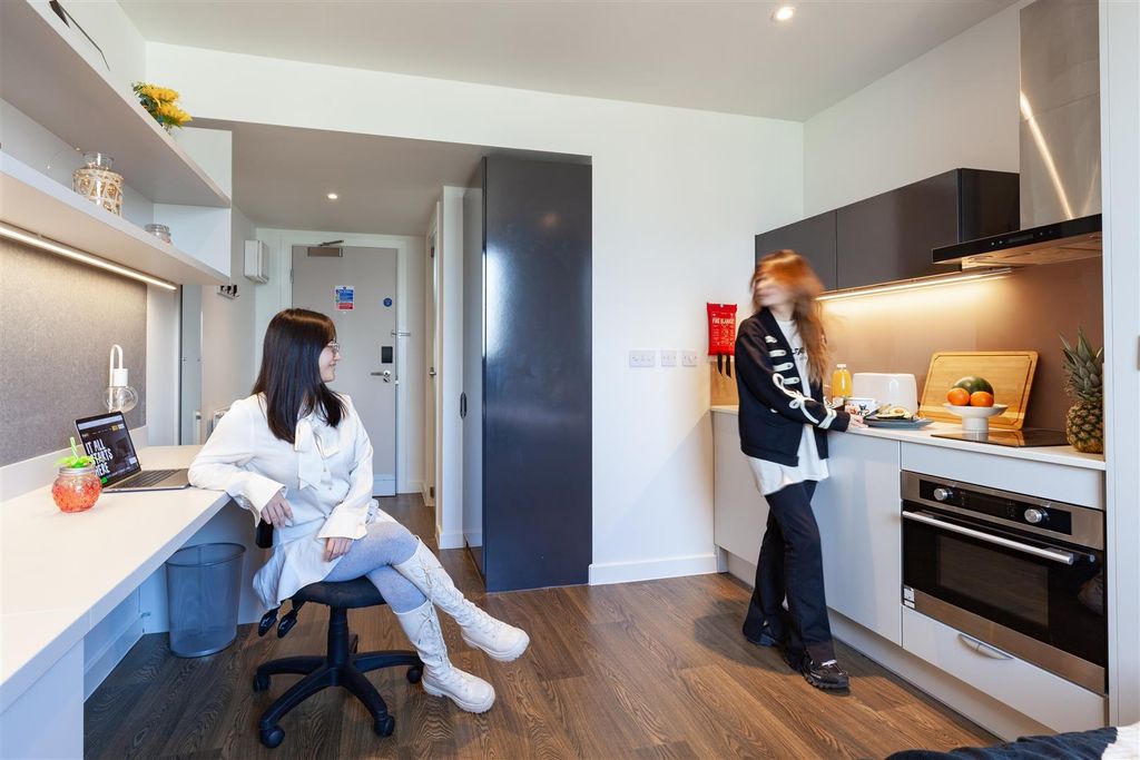 Property photo 1 of 39