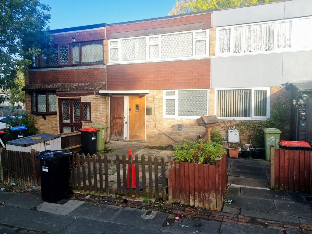 Property photo 2 of 18