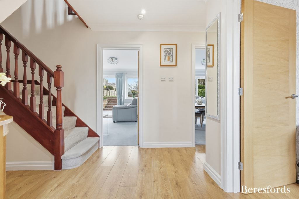 Property photo 2 of 42 Picture No. 36