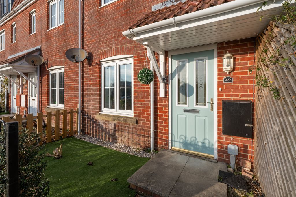 Property photo 2 of 11