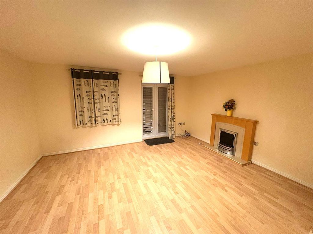 Property photo 3 of 15 4Eb350E9-0901-4065-Bc44-6A87286A5d94.Jpg