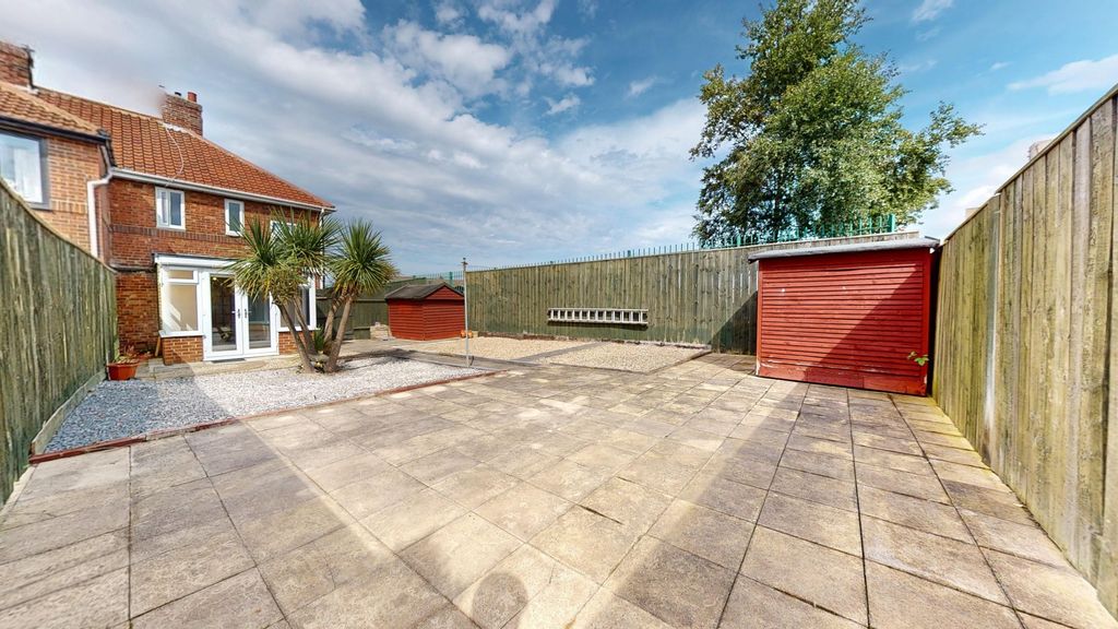 Property photo 3 of 28 4403325