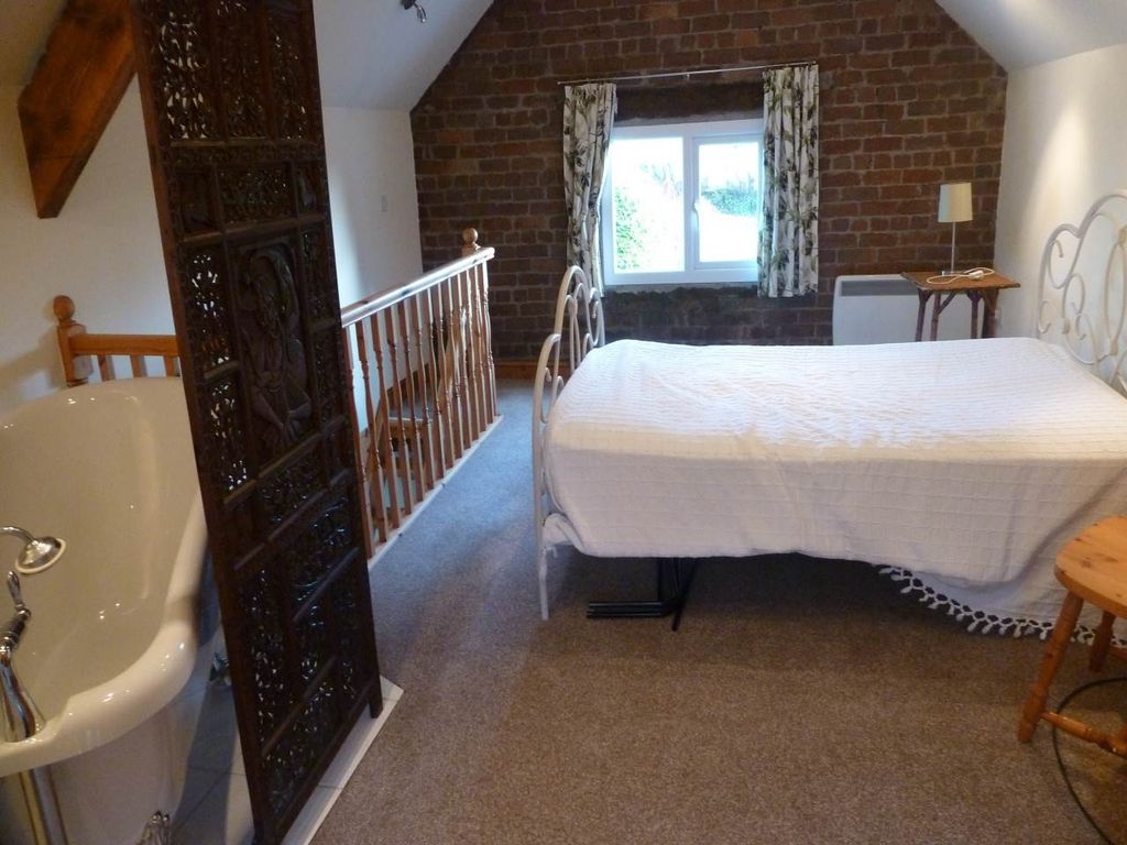 Property photo 2 of 4 002