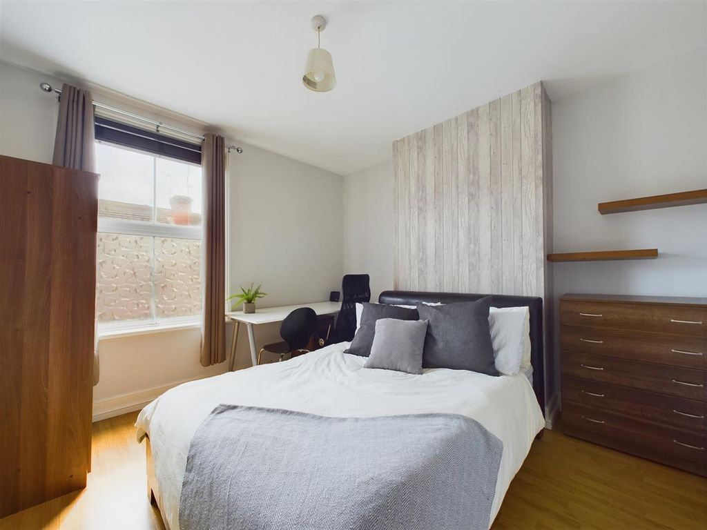 Property photo 1 of 6 Cam02699G0-Pr0131-Still004.Jpg