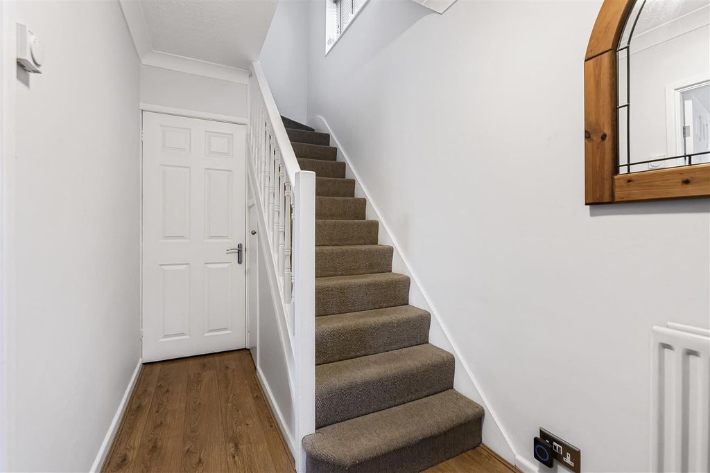 Property photo 3 of 28 28_65460.Jpg