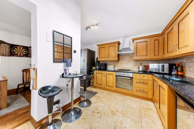 Property photo 3 of 27 Kitchen