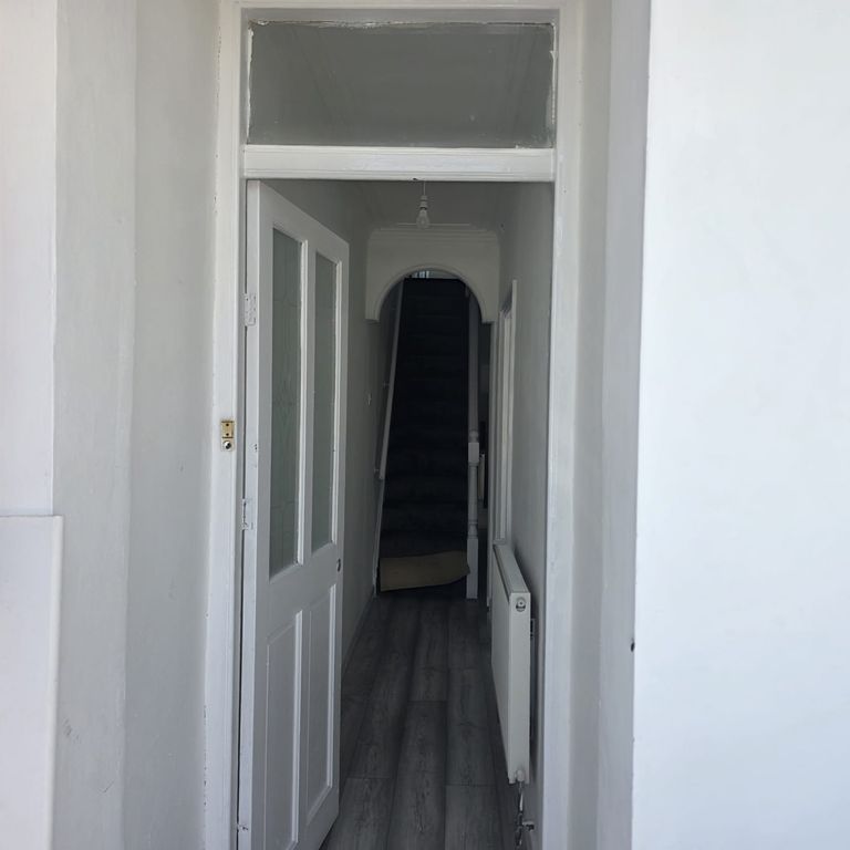 Property photo 1 of 39 3 Bed Terraced House To Rent Longfellow Road, Gillingham Me7