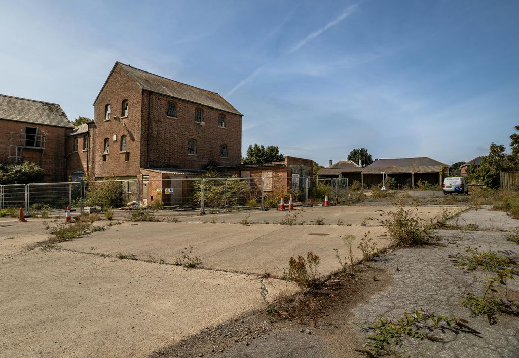 Property photo 3 of 10 The Tannery Havant 131.Jpg