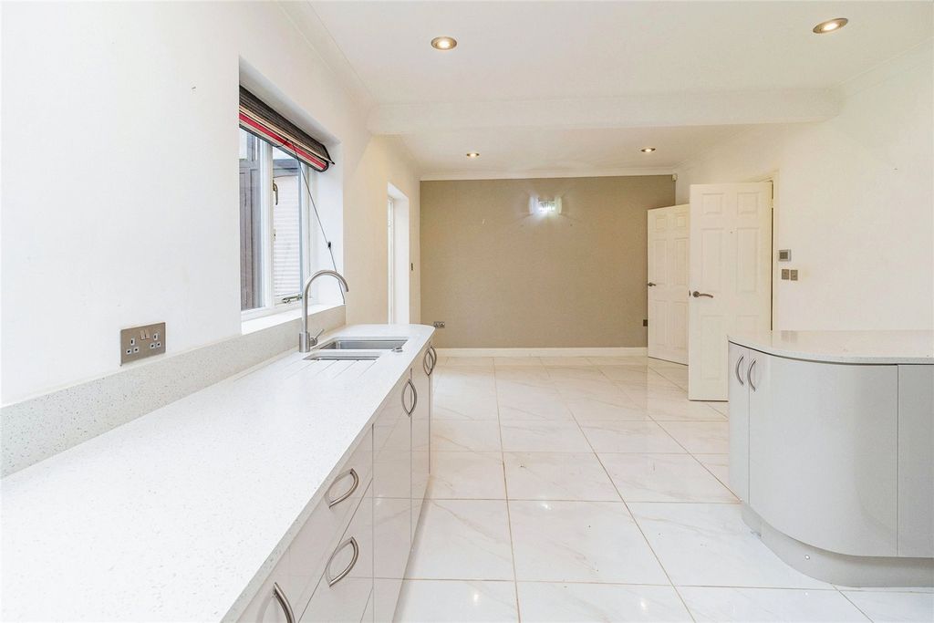 Property photo 2 of 18 Photography