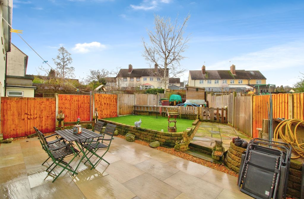 Property photo 2 of 19 Garden