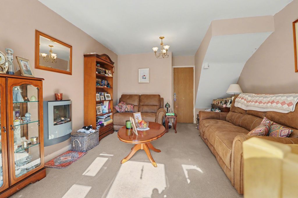 Property photo 3 of 8