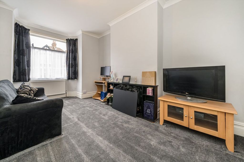 Property photo 2 of 5