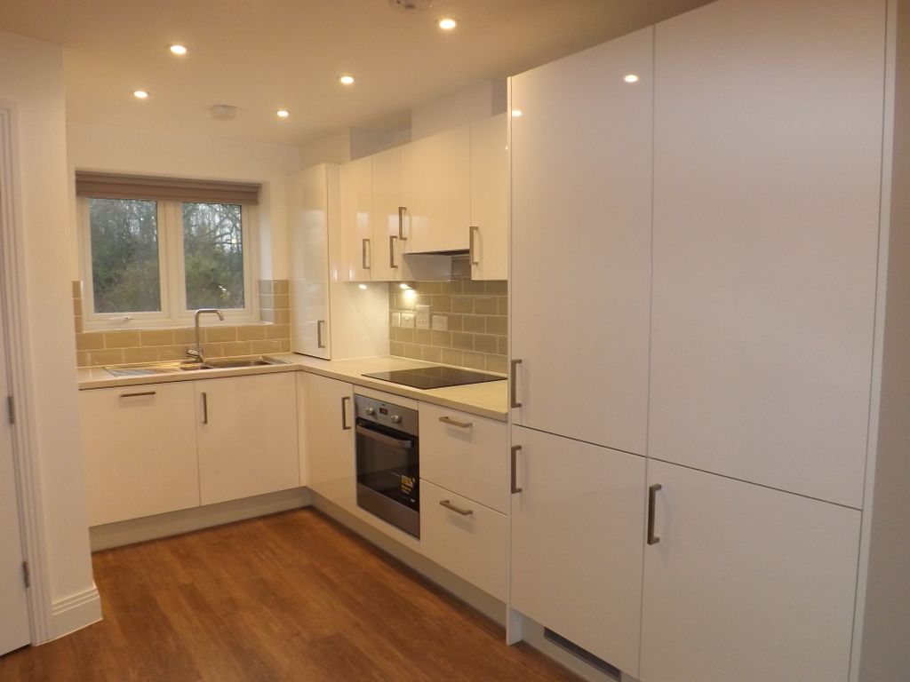 Property photo 2 of 7 Kitchen