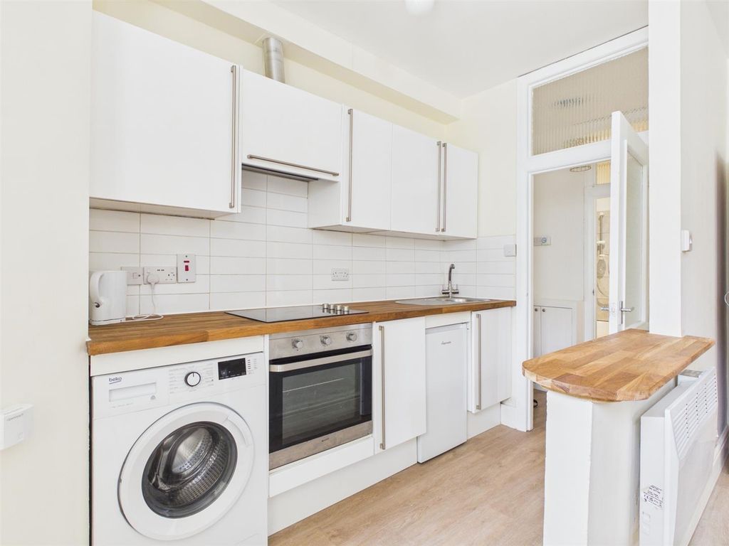 Property photo 3 of 7 Cam04311G0-Pr0135-Still004.Jpg