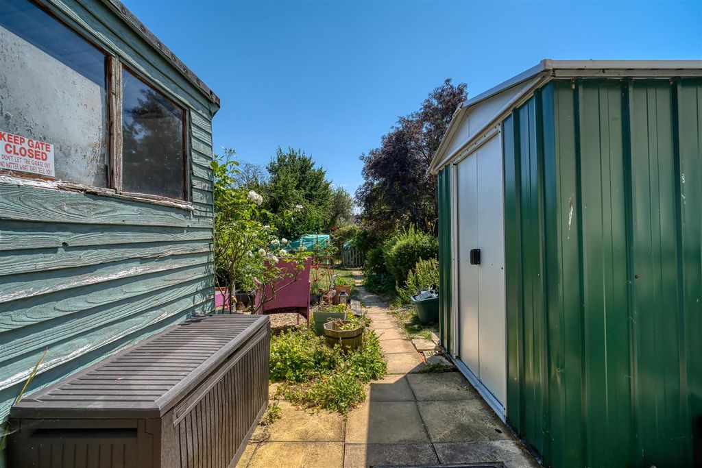 Property photo 2 of 9 Sheds And Storage