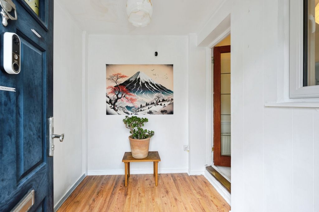 Property photo 2 of 20 Pbox-Img.Jpg