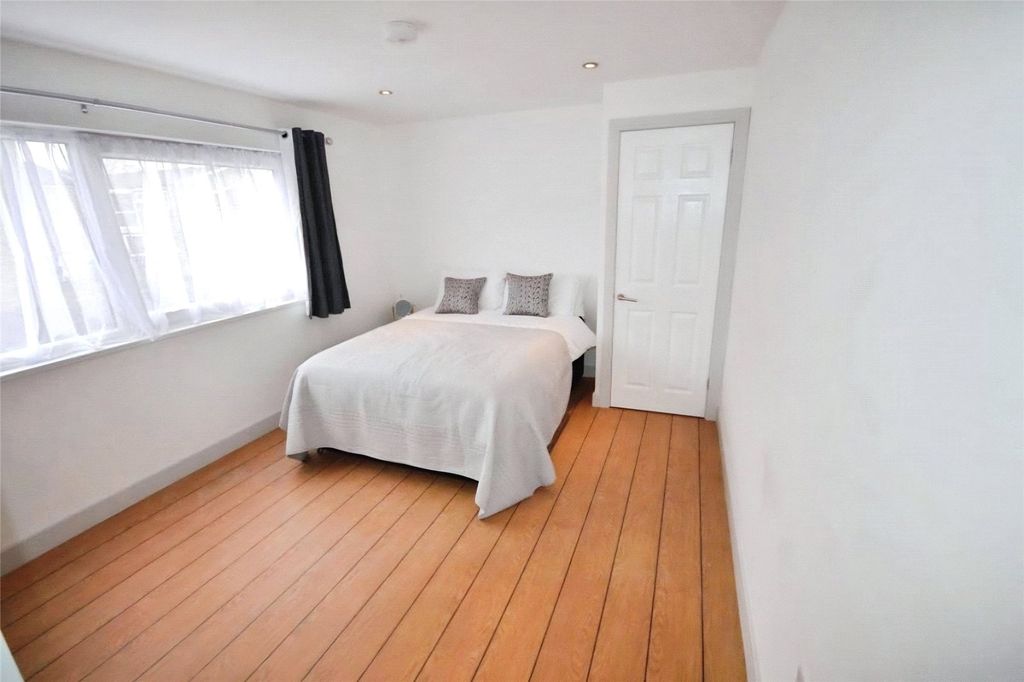 Property photo 3 of 3 Picture No. 10