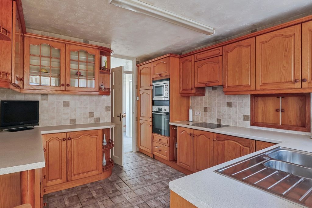 Property photo 3 of 17 Pbox-Img.Jpg