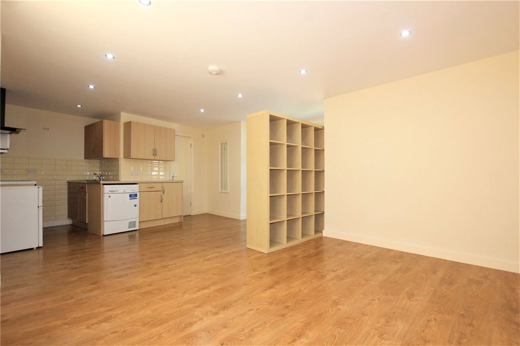 Property photo 1 of 6 Picture No. 14