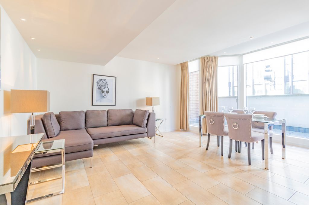 Property photo 1 of 11 2 Bed Flat To Rent