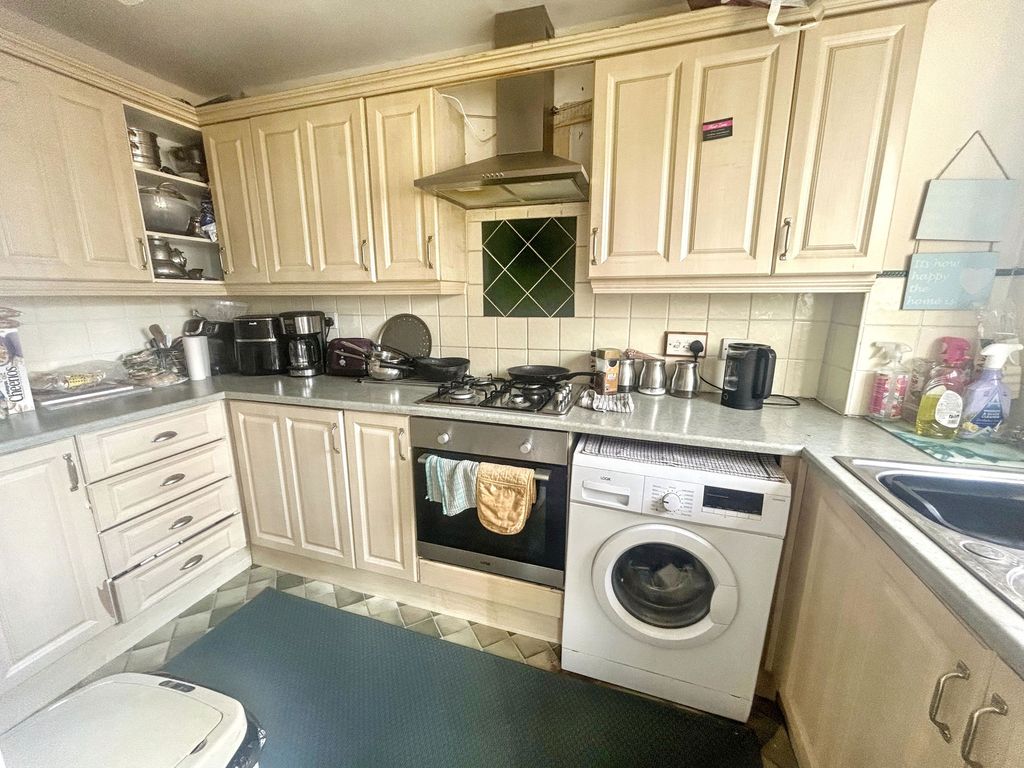 Property photo 3 of 12