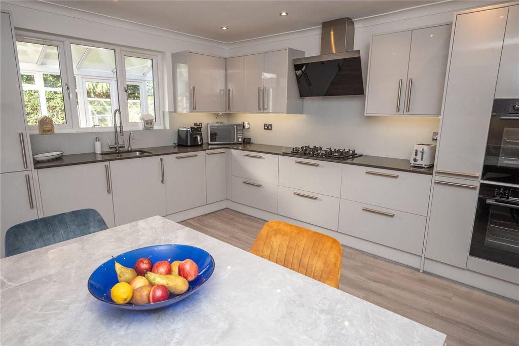 Property photo 3 of 24 Picture No. 17