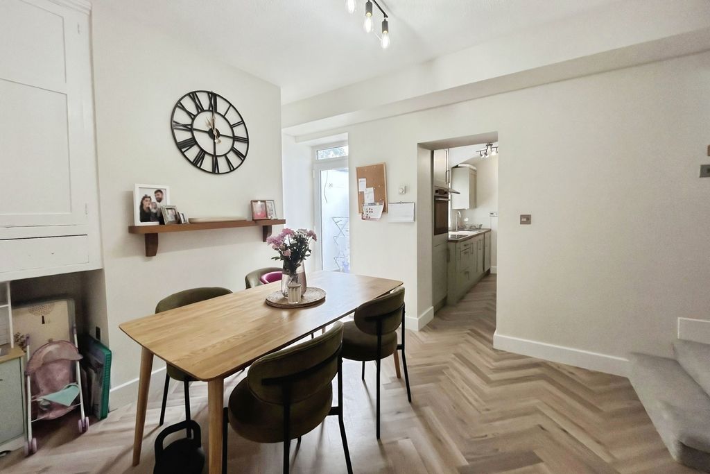 Property photo 3 of 11 Dining Room