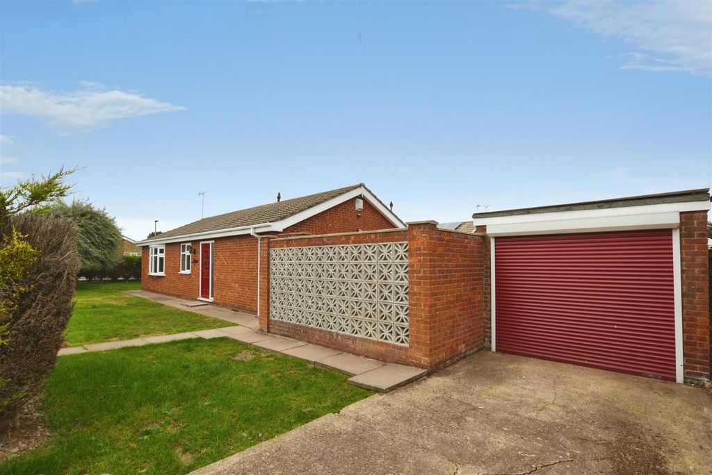 Property photo 1 of 19 Front
