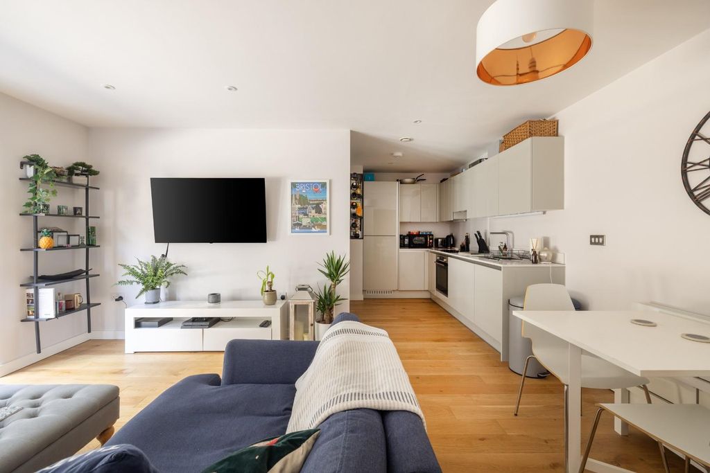 Property photo 1 of 26 Char8793_1.Jpg