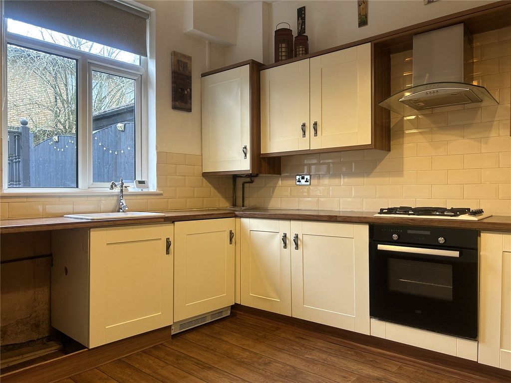 Property photo 3 of 16 Kitchen