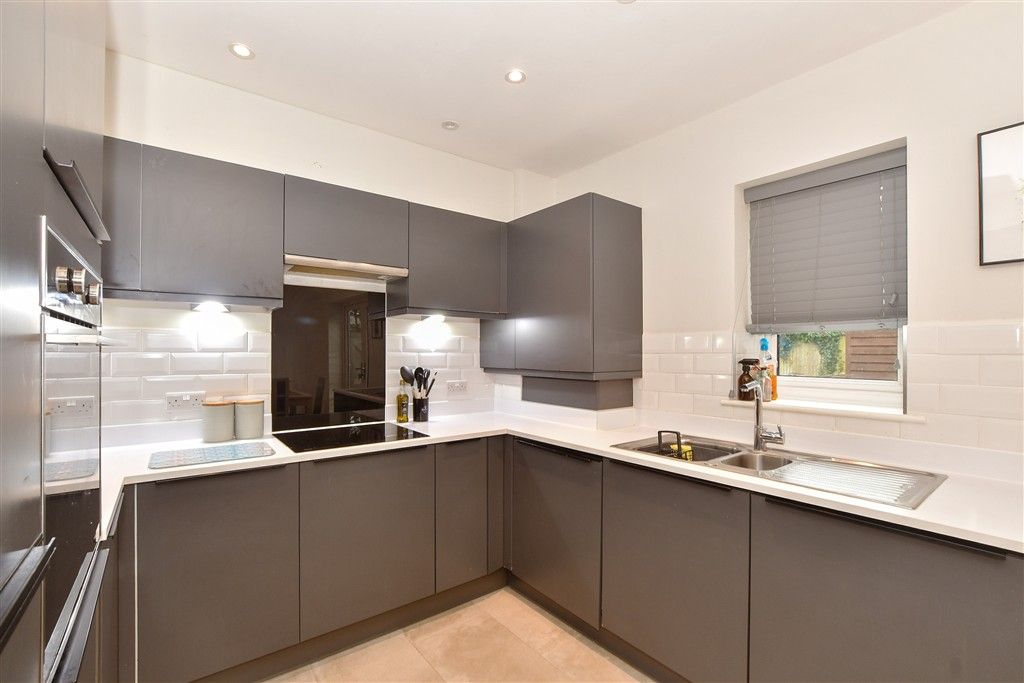 Property photo 3 of 10 Kitchen/Diner