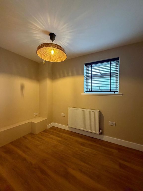 Property photo 3 of 6 Photo 4