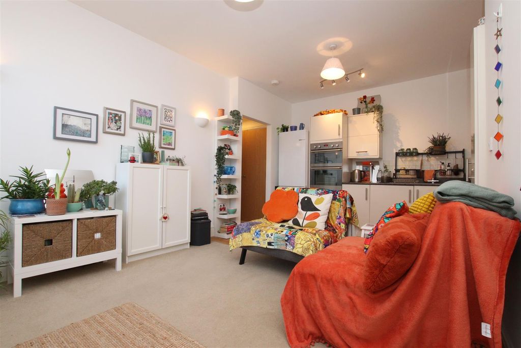 Property photo 2 of 7 Open Plan Living Room And Kitchen.Jpg