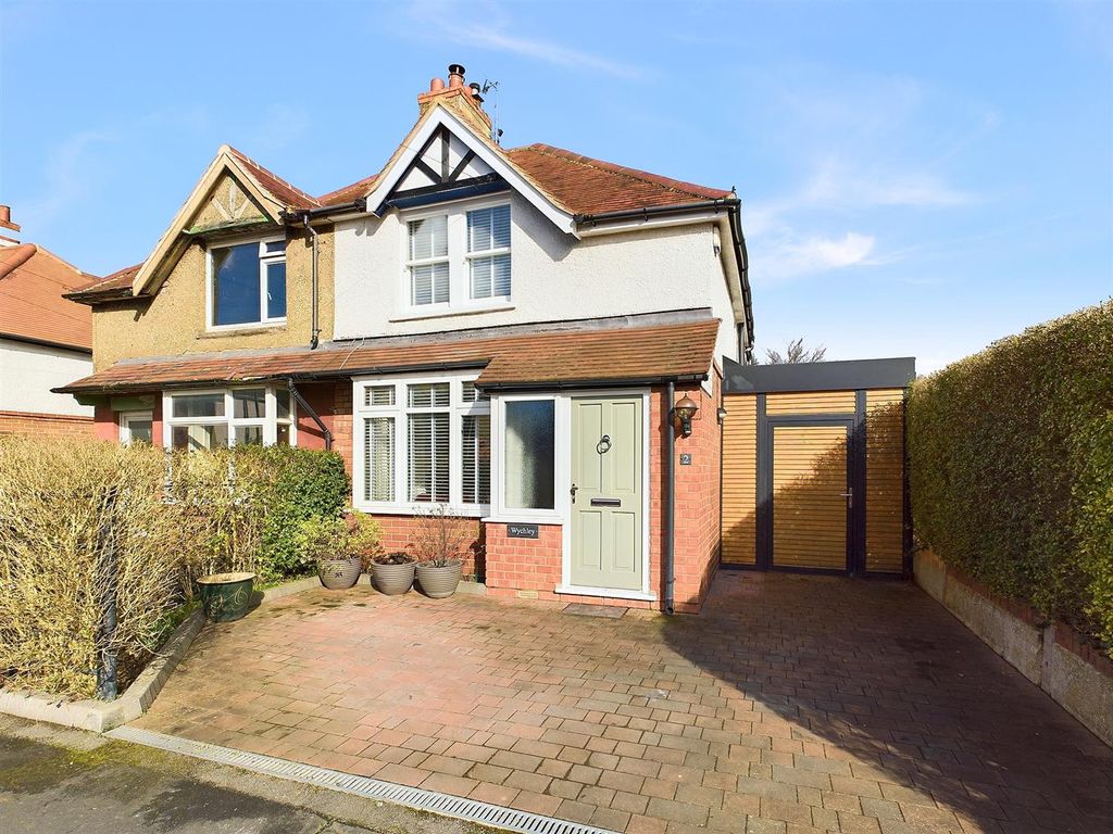 Property photo 1 of 18