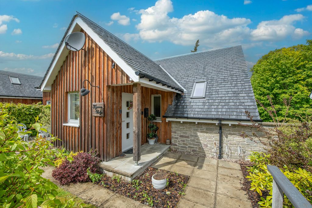 Property photo 1 of 35