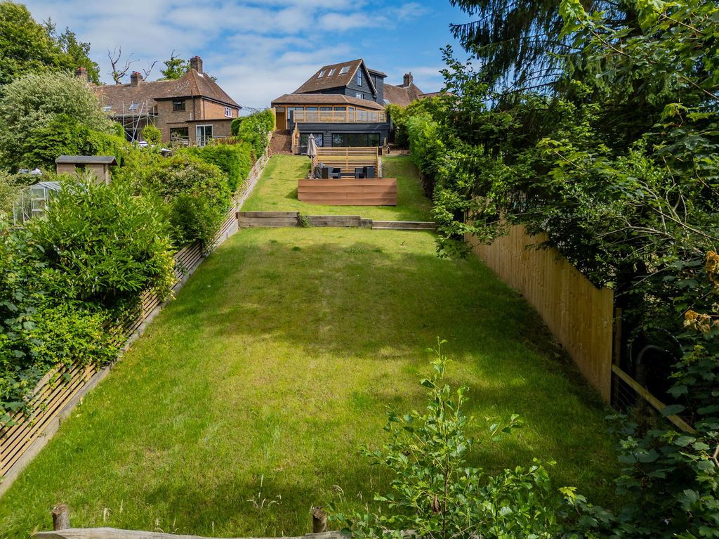 Property photo 1 of 28