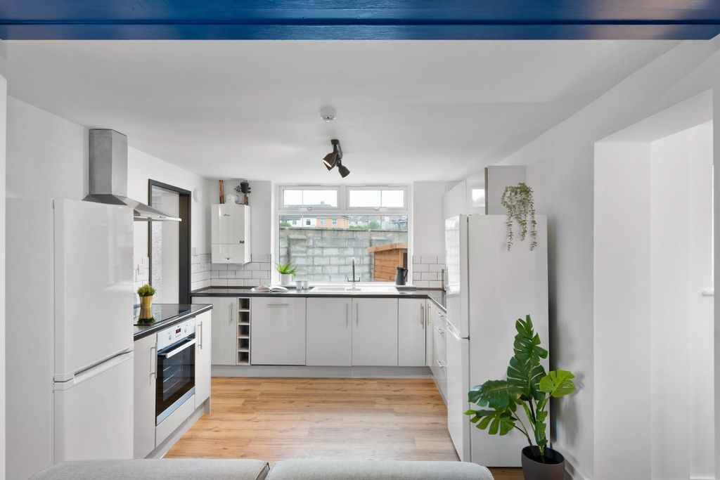 Property photo 3 of 12 3.Jpg