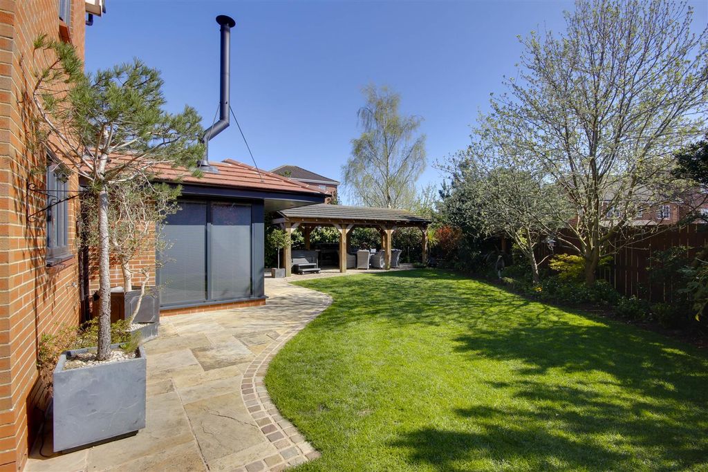 Property photo 2 of 25 Outside