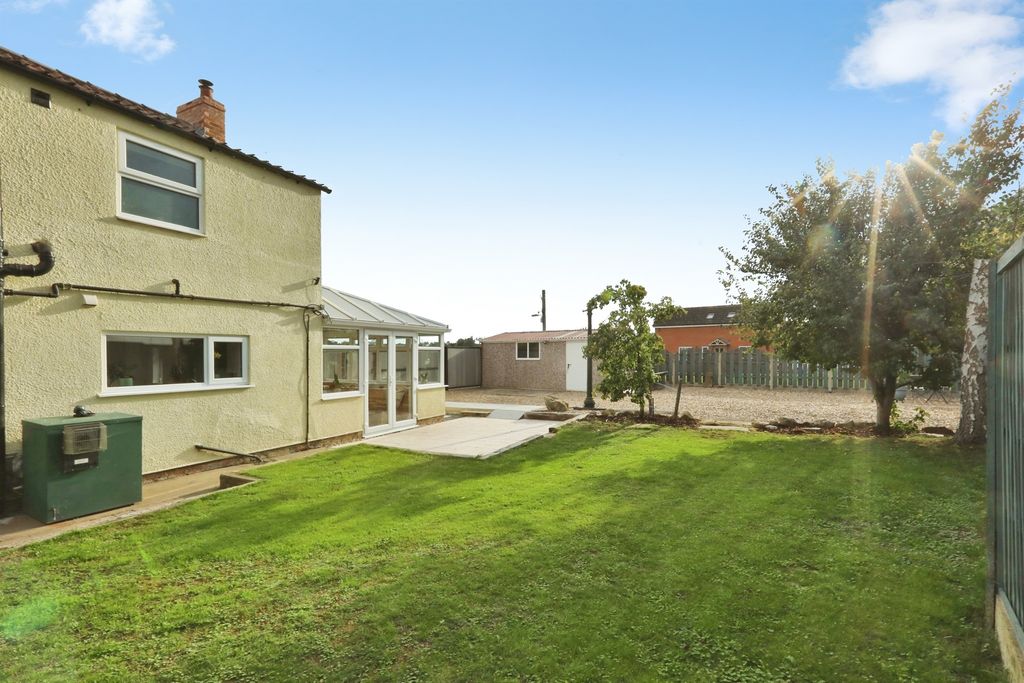 Property photo 3 of 23
