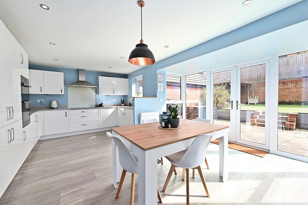 Property photo 2 of 30 Balata Way