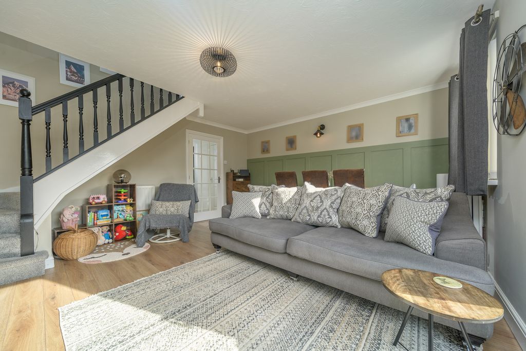 Property photo 2 of 27 Lounge Diner-3