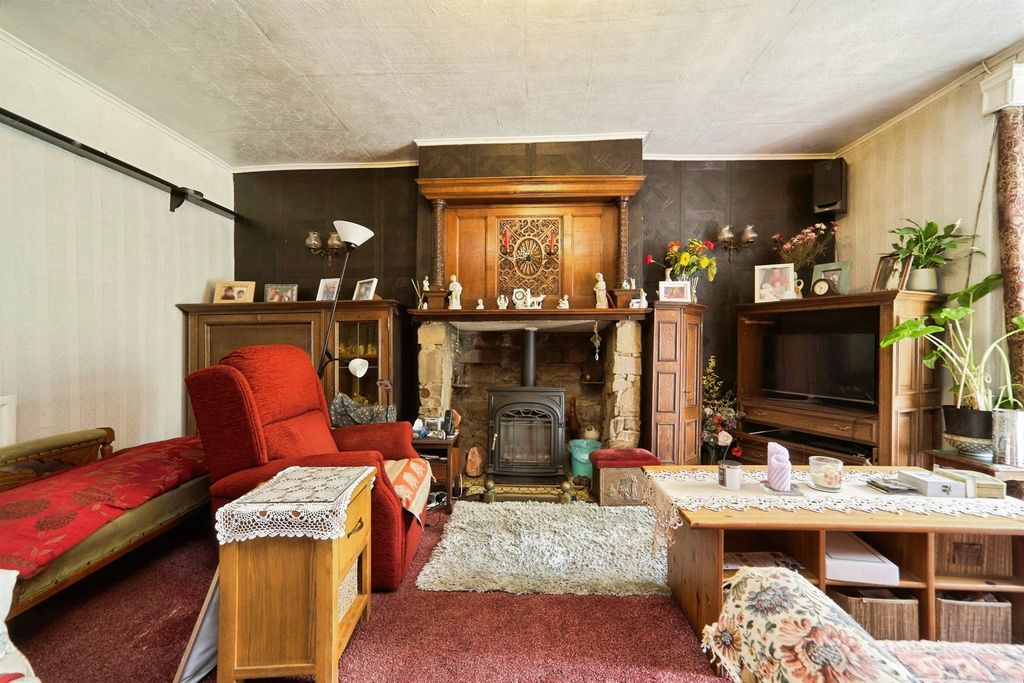 Property photo 2 of 19
